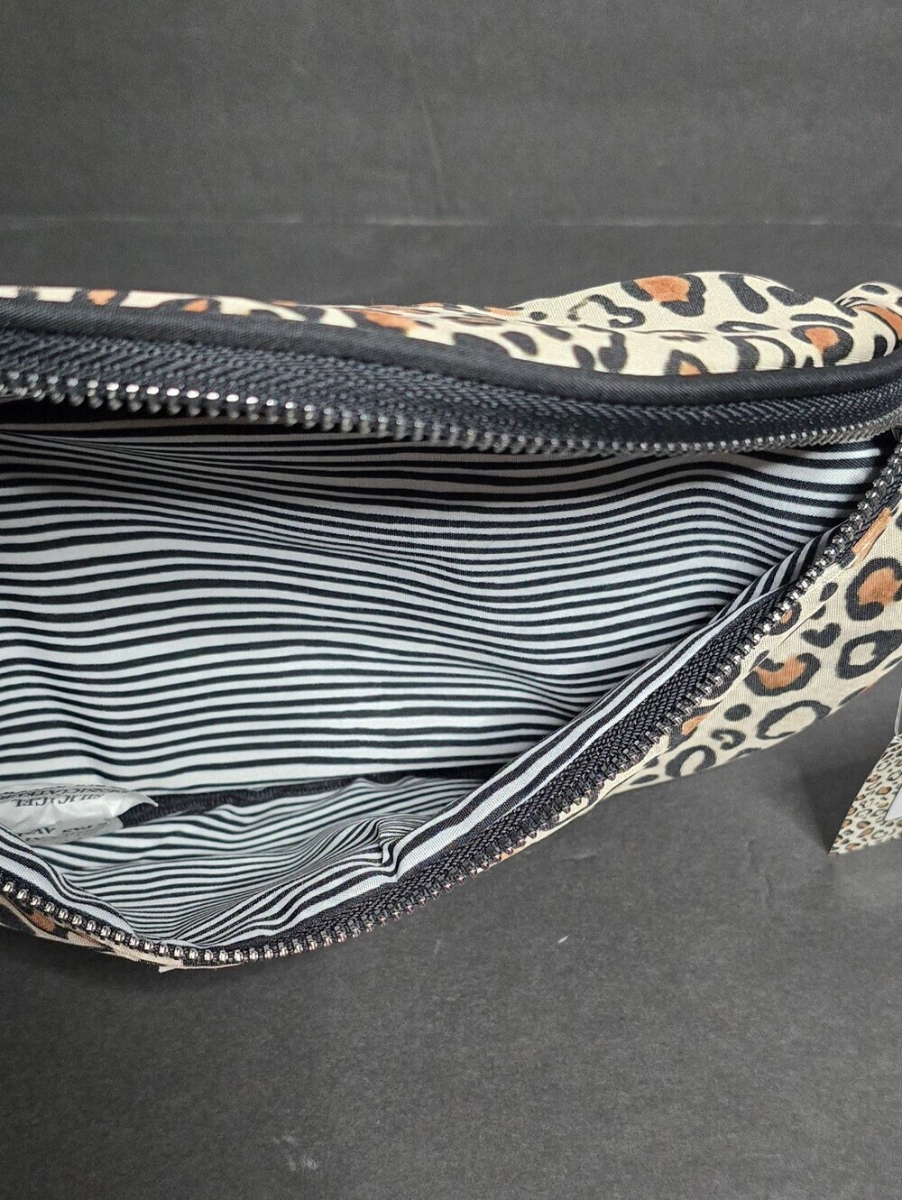 Love Brighton Wild Cat Belt Bag Fanny Pack Purse Leopard Print Fanny NWT - Picture 6 of 9